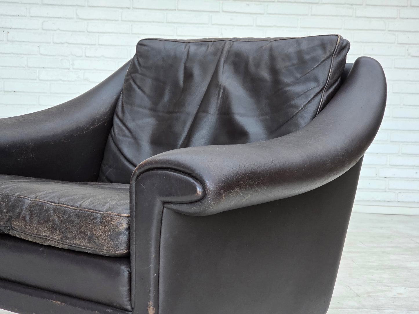 1960s, Danish swivel armchair by Aage Christensen, furniture leather.