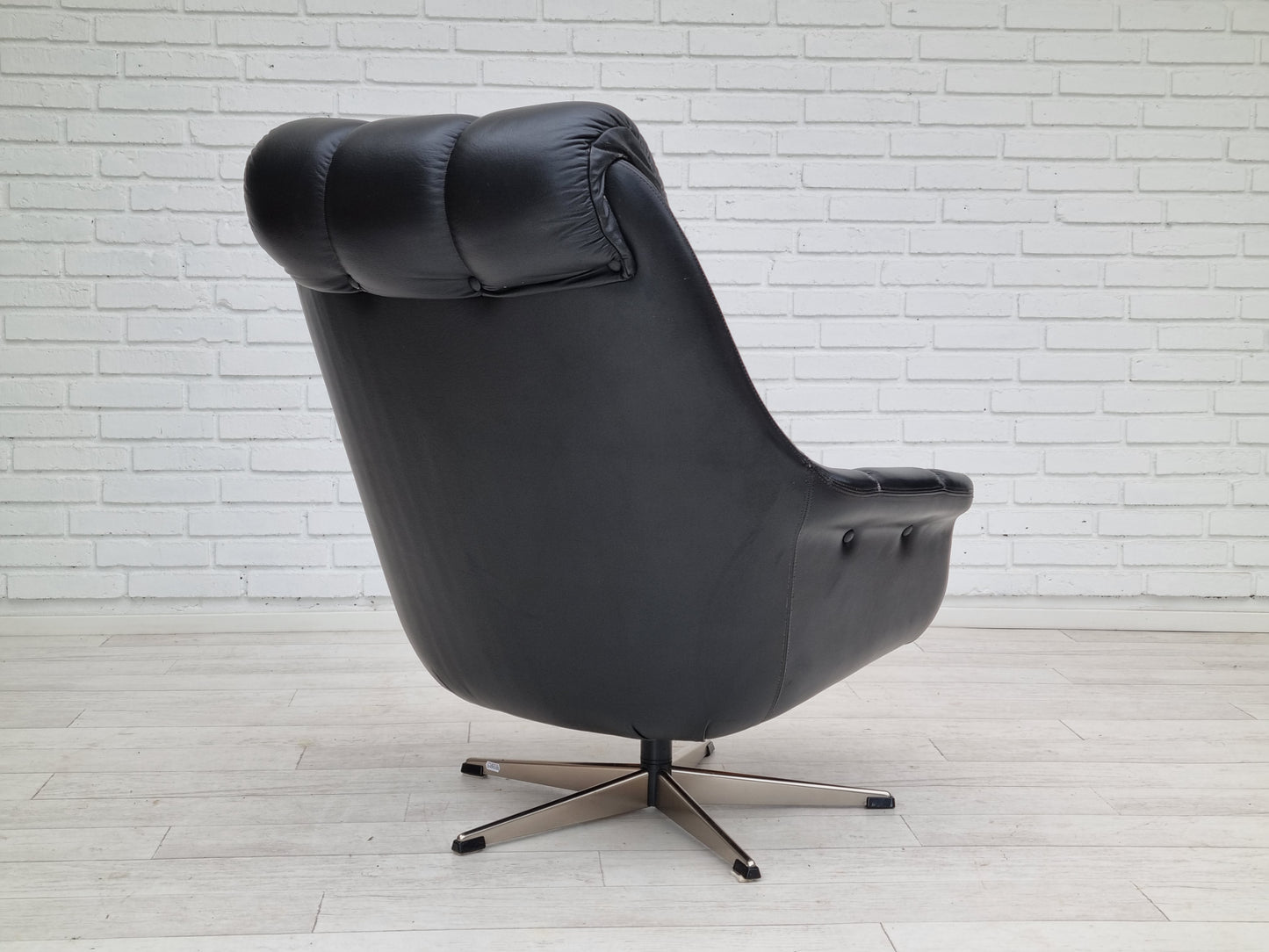 1970s, Vintage Danish swivel leather armchair, original condition.