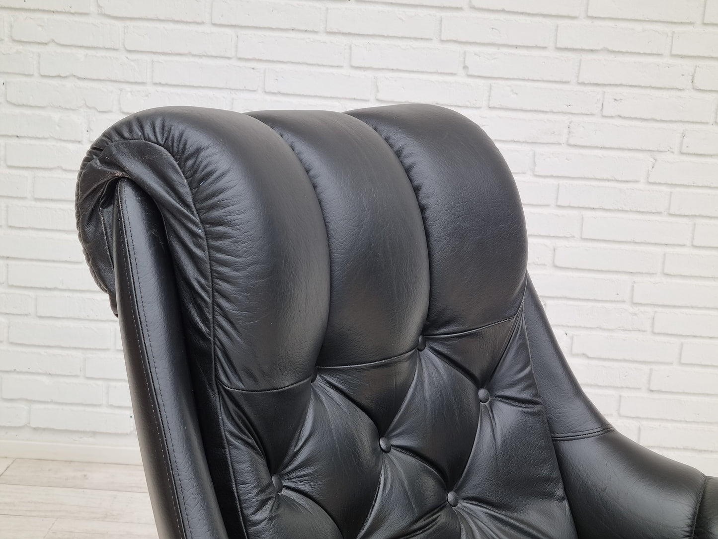 1970s, Vintage Danish swivel leather armchair, original condition.