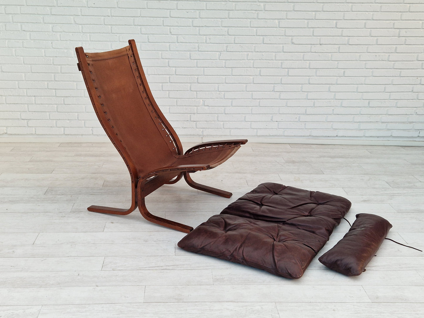 1960’s, Norwegian design, "Siesta" lounge chair by Ingmar Relling, leather, bentwood.