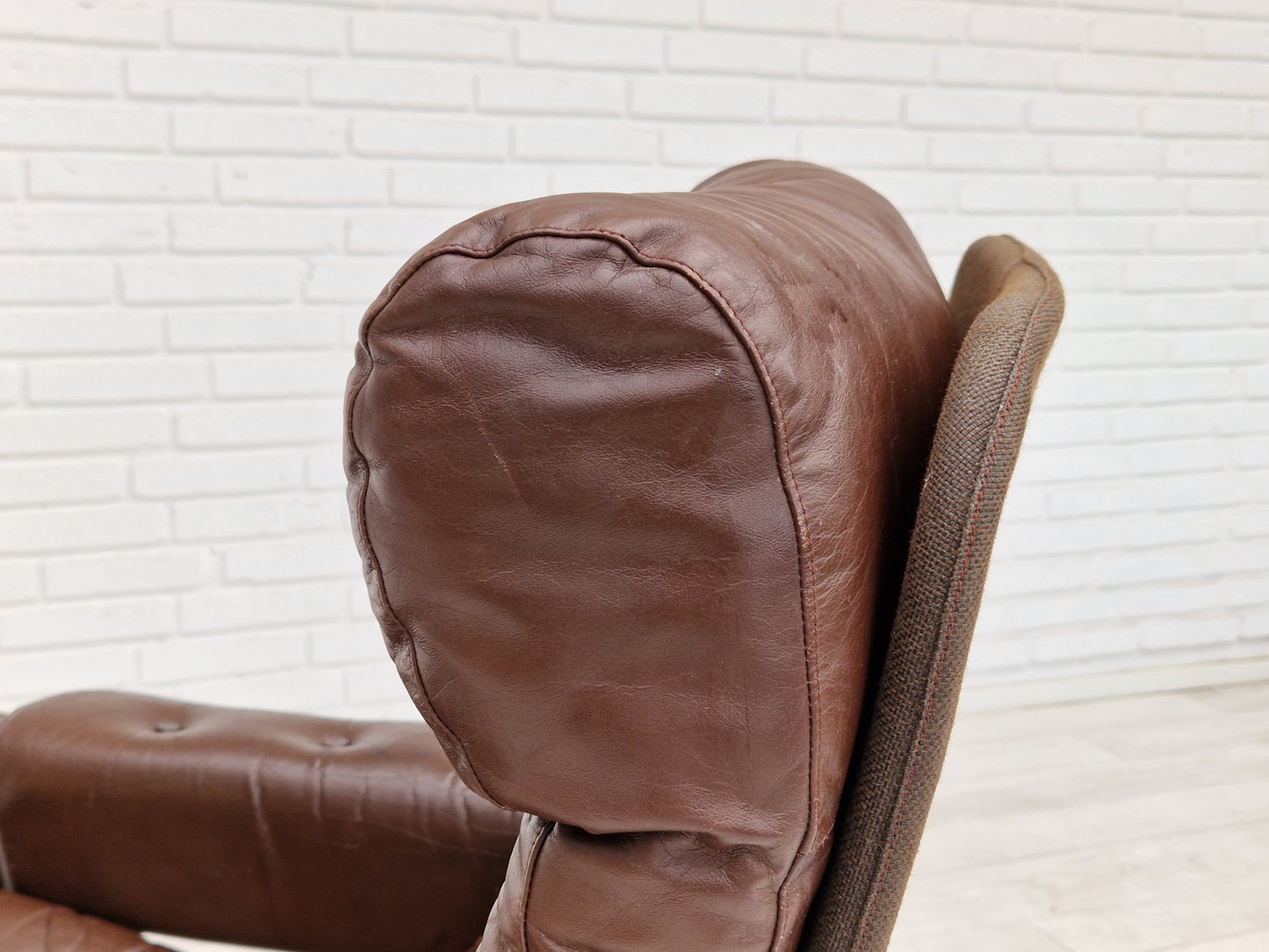 1970s, Scandinavian adjustable lounge chair, brown leather, oak wood.