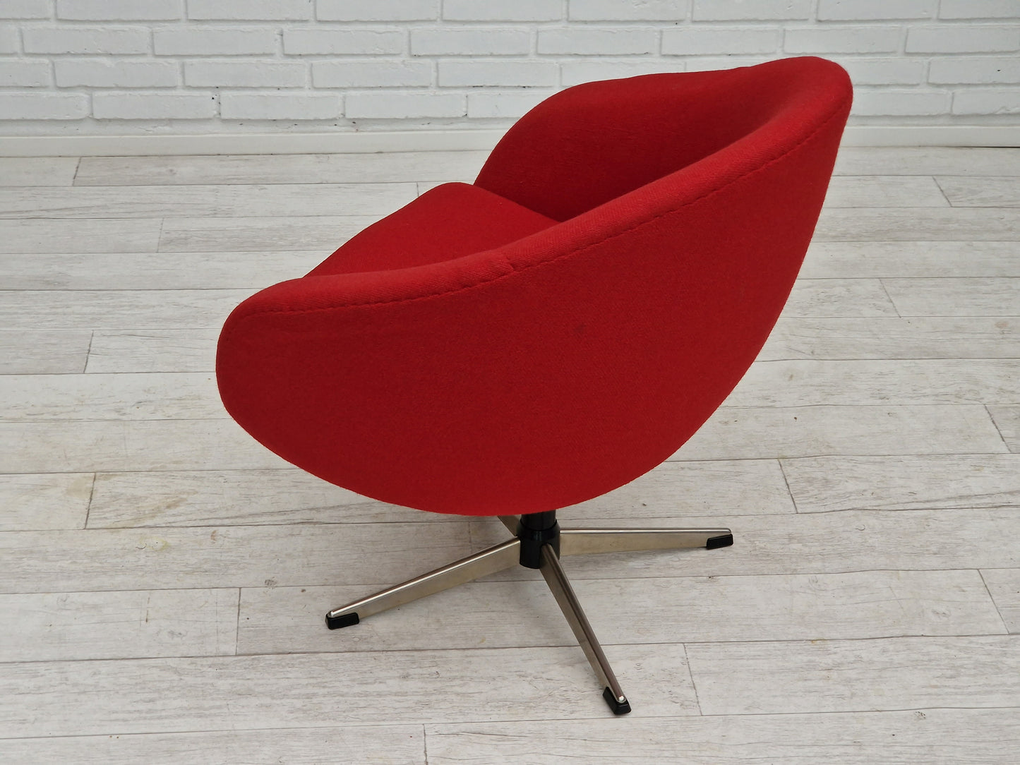 1960s, Scandinavian design by Karl Eric Klote, swivel lounge chair, furniture wool.