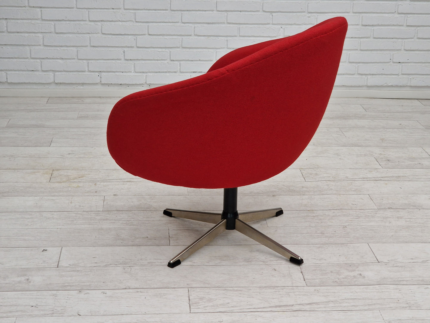 1960s, Scandinavian design by Karl Eric Klote, swivel lounge chair, furniture wool.