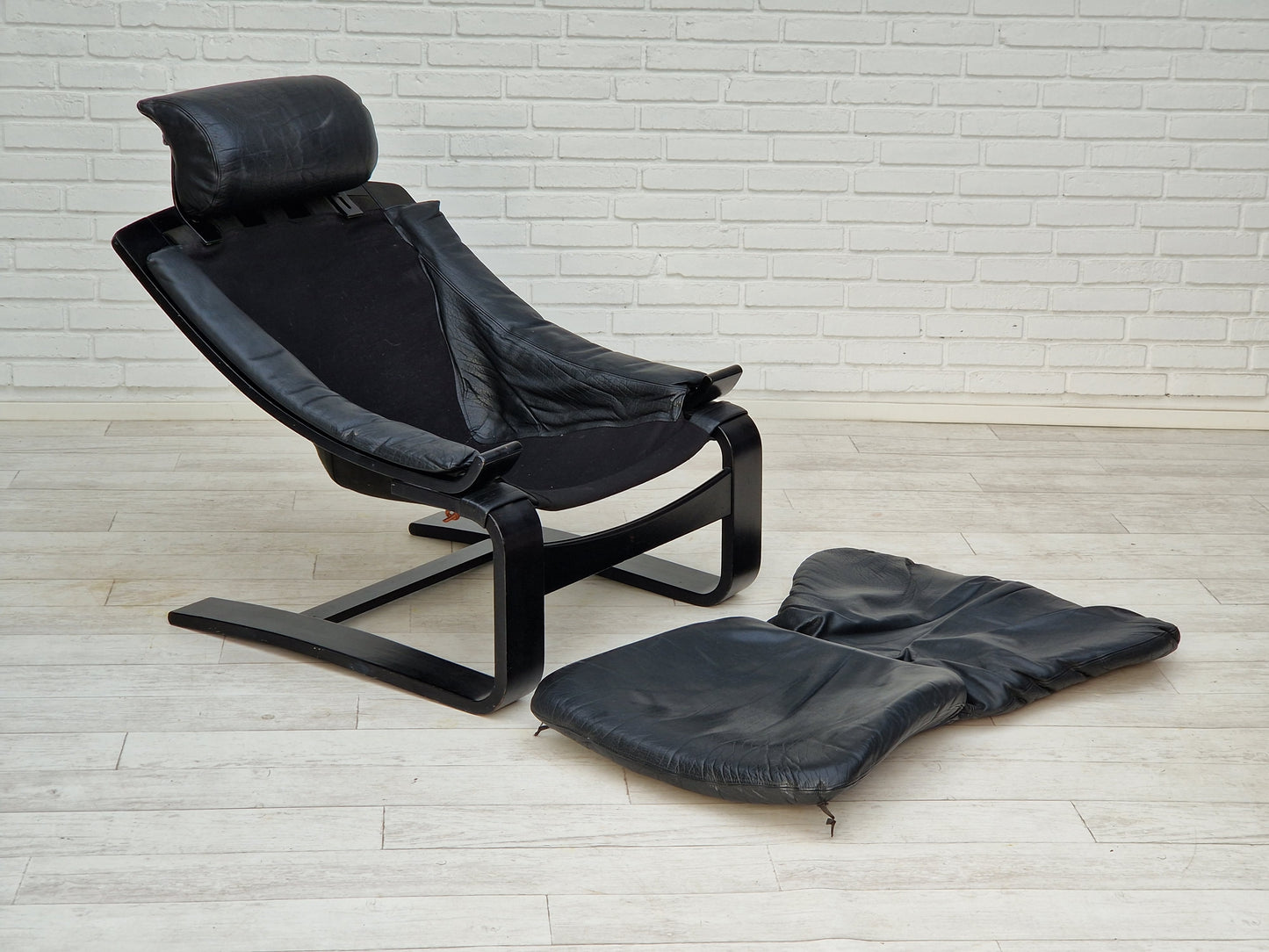 1970s, Swedish design by Ake Fribyter for Nelo, set of two Kroken lounge chair.