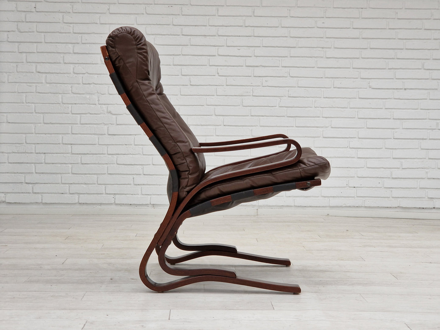 1970s, Norwegian design, Lounge chair model "Kengu" by Else and Nordahl Solheim for Rybo Rykken