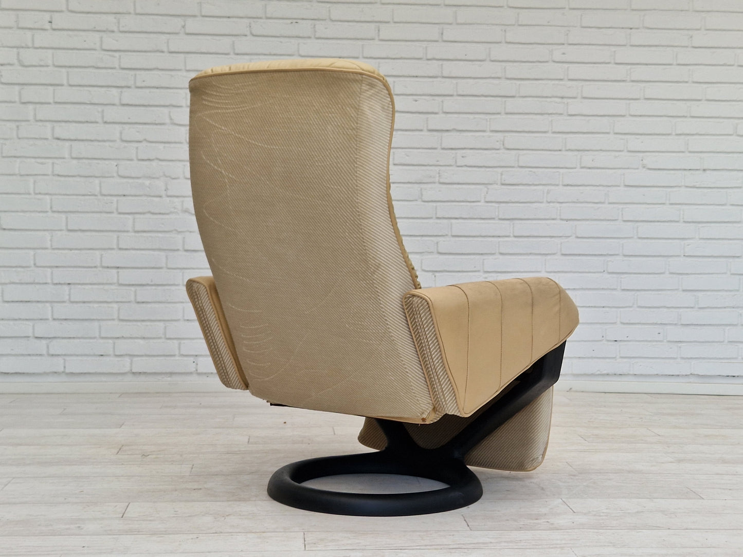 1980s, Danish design by Steen Ostergård for Bramin Møbler. "Action Recliner" relax chair.