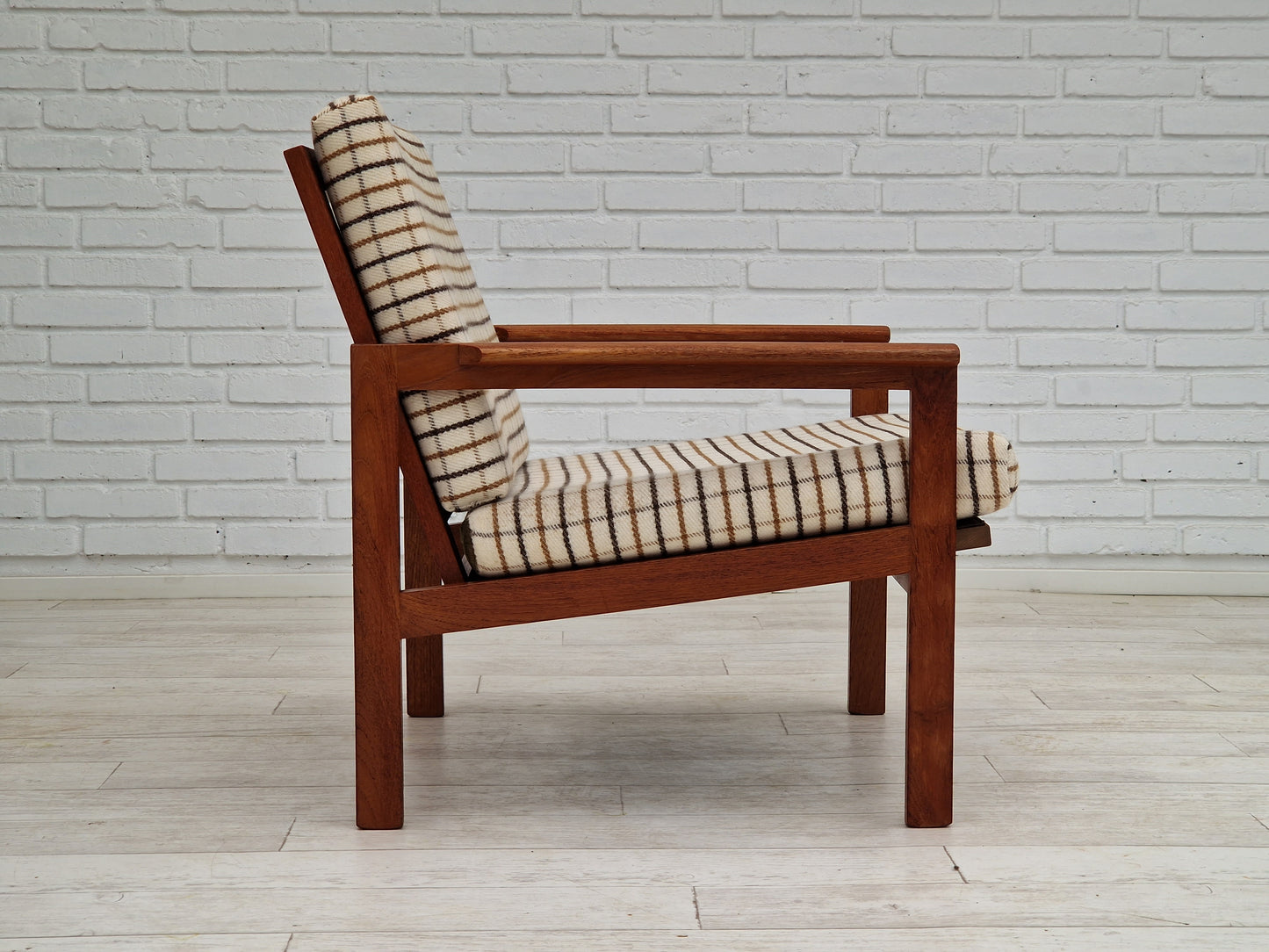 1970s, Danish design by Illum Wikkelsø, model Capella for Eliersen Møbler, teak wood.