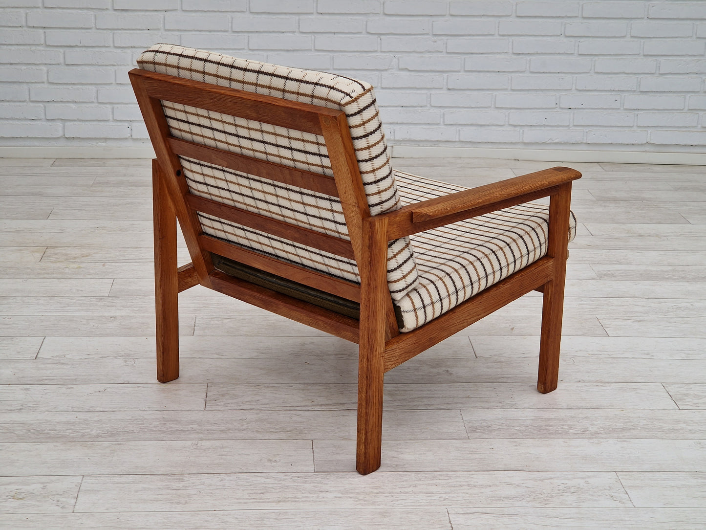 1970s, Danish design by Illum Wikkelsø, model Capella for Eliersen Møbler, oak wood.