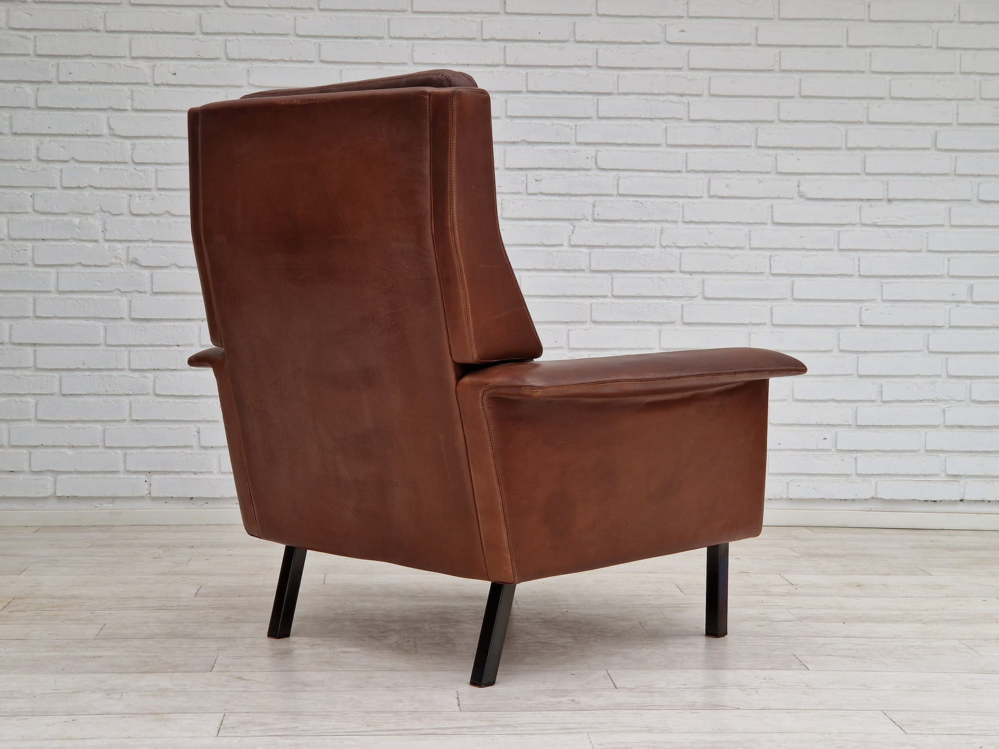 1970s, Danish design by Arne Vodder for Fritz Hansen, leather, original condition.