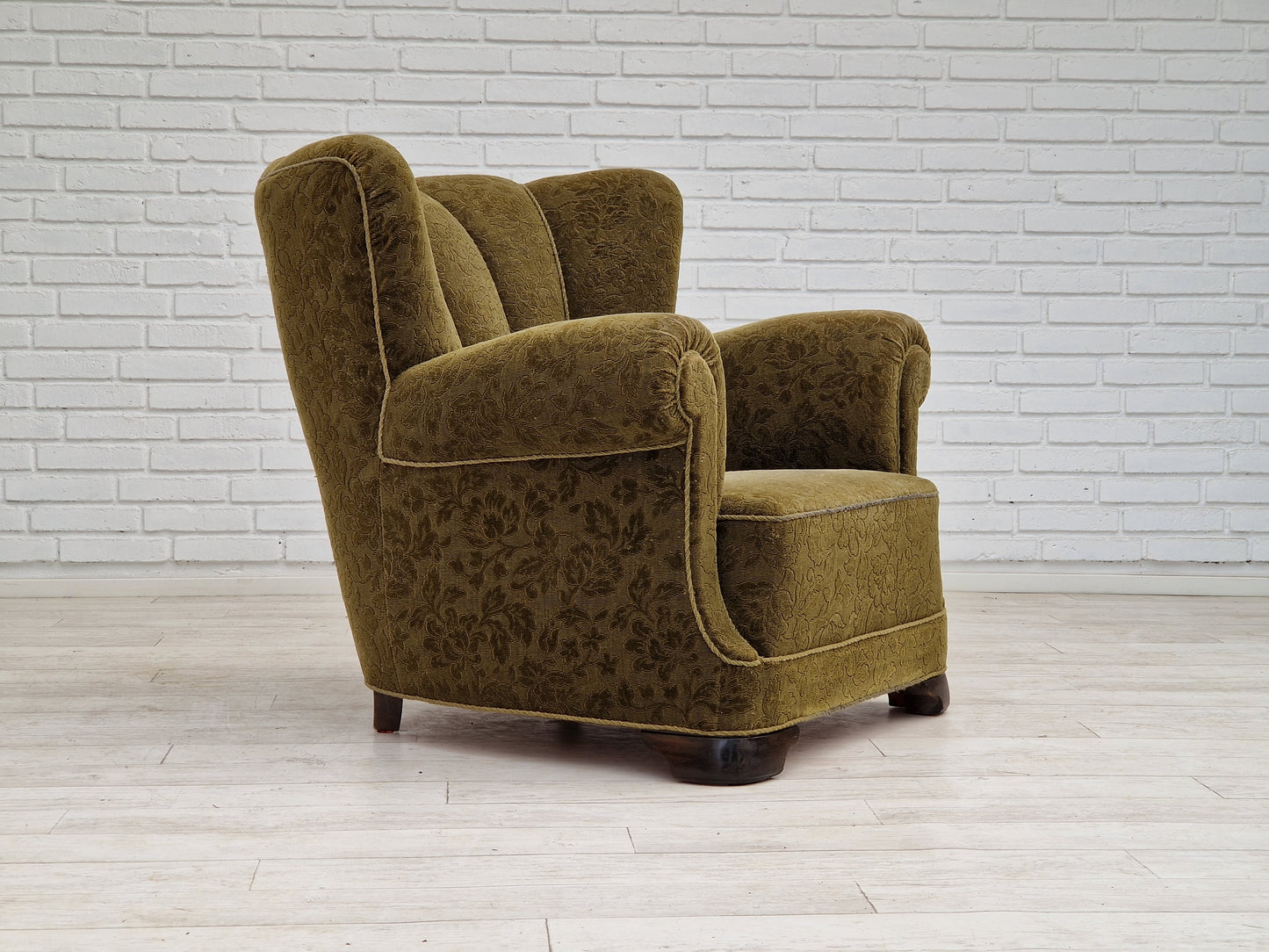 1950s, Danish vintage relax chair in green fabric, original condition.