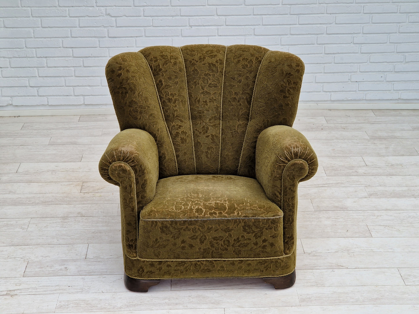 1950s, Danish vintage relax chair in green fabric, original condition.