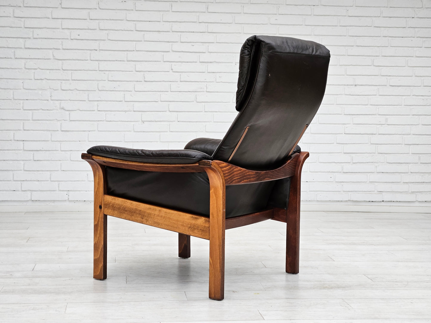 1970s, Swedish design by Göte Möbler adjustable lounge chair, brown leather.