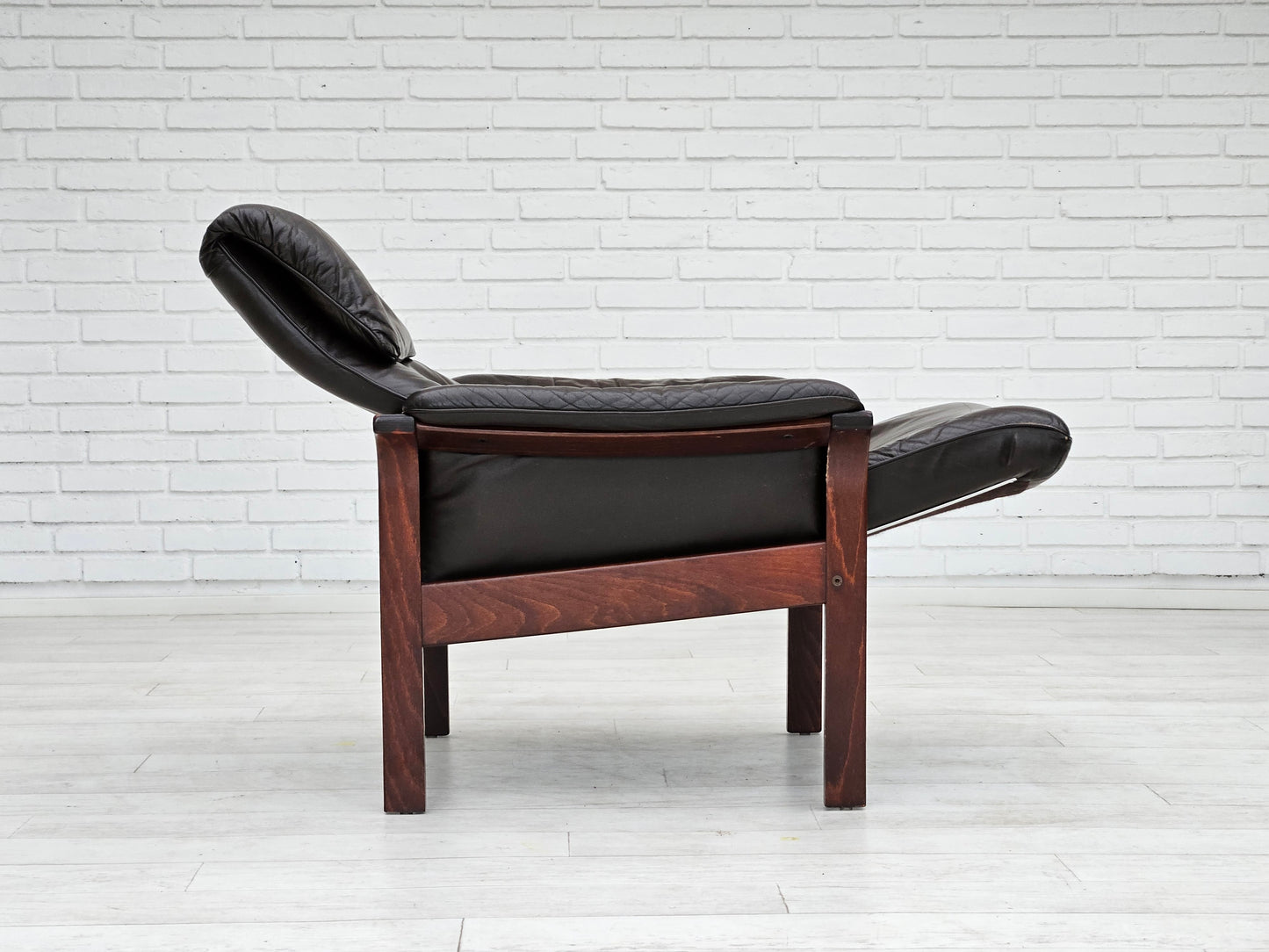 1970s, Swedish design by Göte Möbler adjustable lounge chair, brown leather.