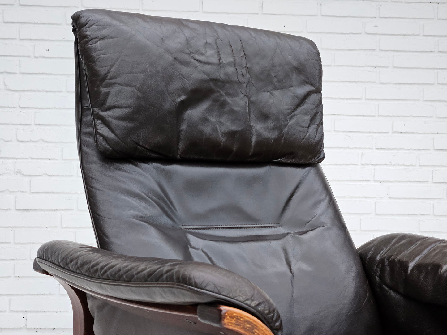 1970s, Swedish design by Göte Möbler adjustable lounge chair, brown leather.