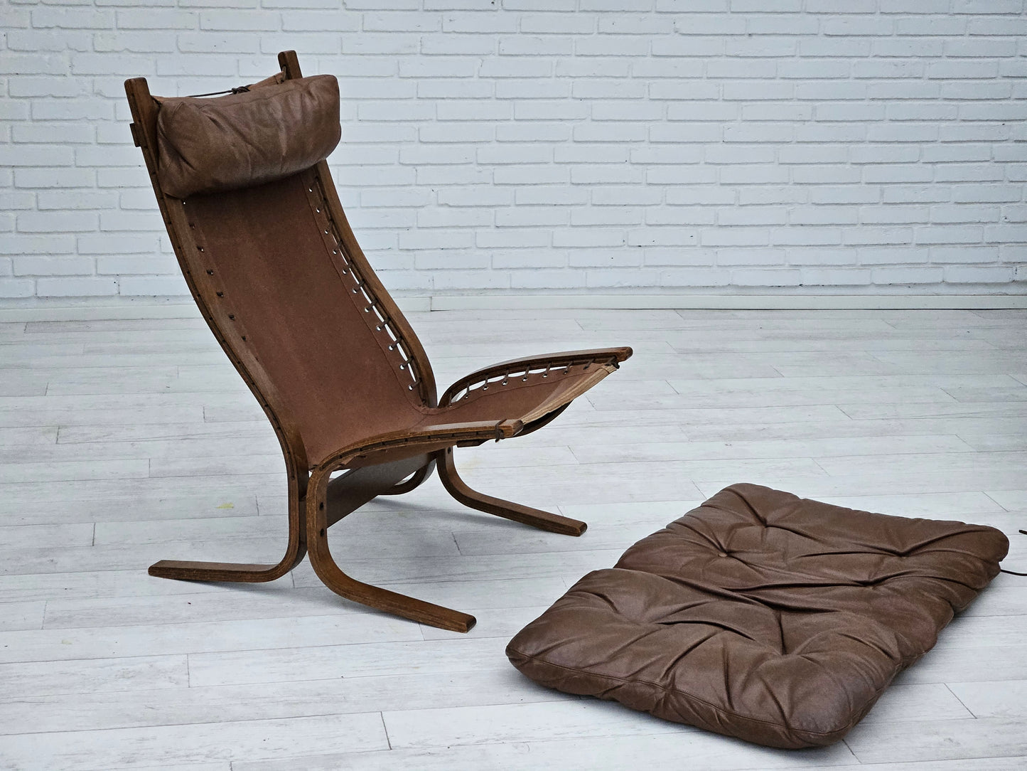 1970’s, Norwegian design, "Siesta" lounge chair by Ingmar Relling, leather, bentwood.