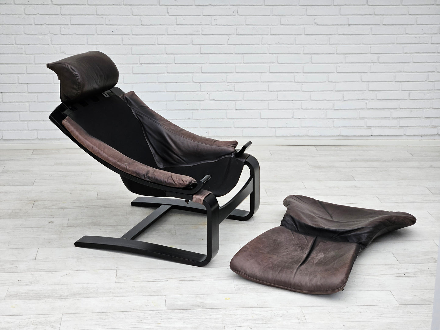 1970s, Swedish design by Ake Fribyter for Nelo, Kroken lounge chair, original condition.