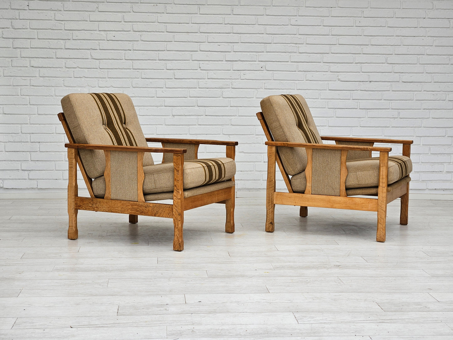 1970s, pair of Danish lounge chairs, original very good condition, wool, oak.