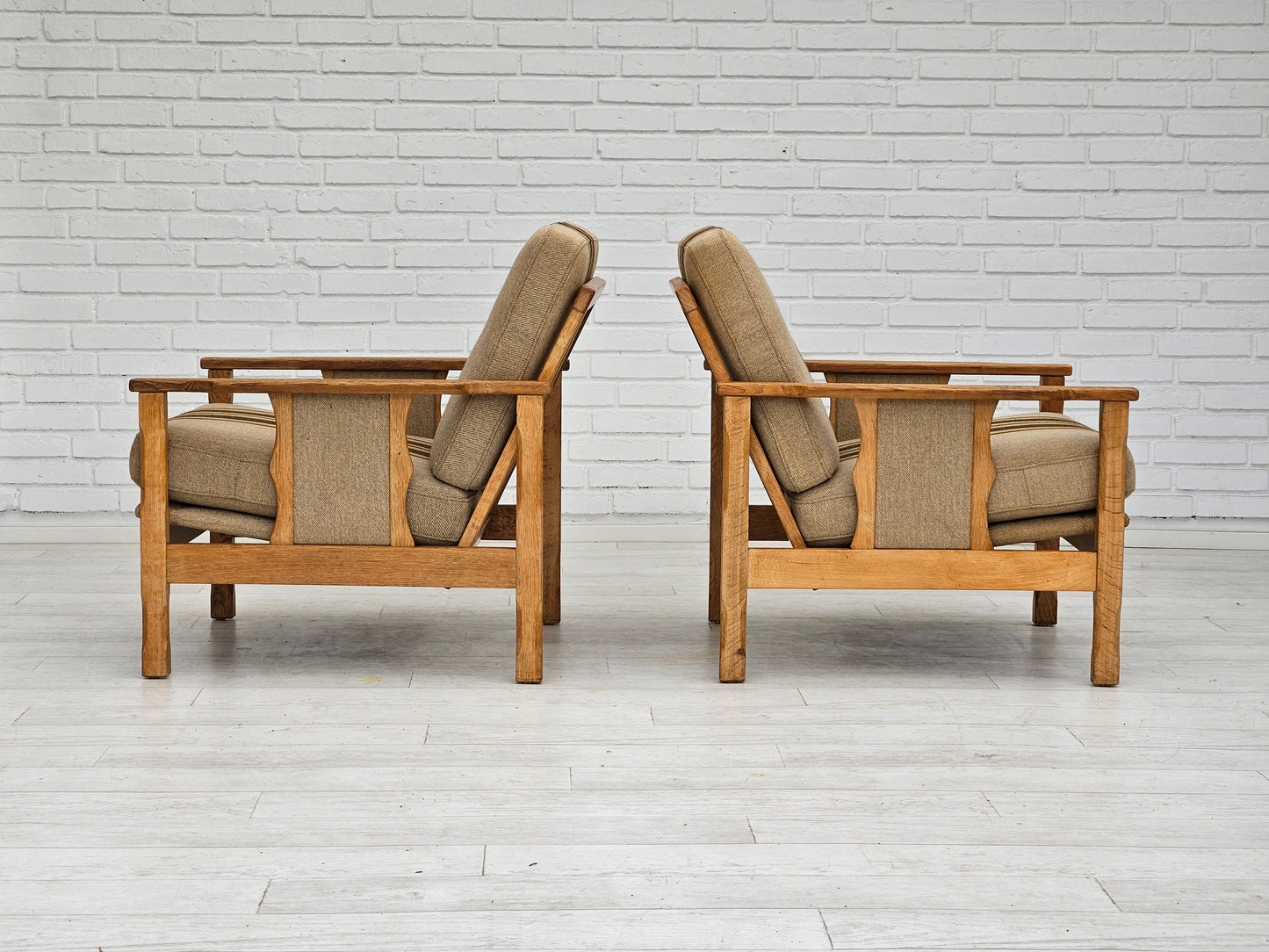 1970s, pair of Danish lounge chairs, original very good condition, wool, oak.