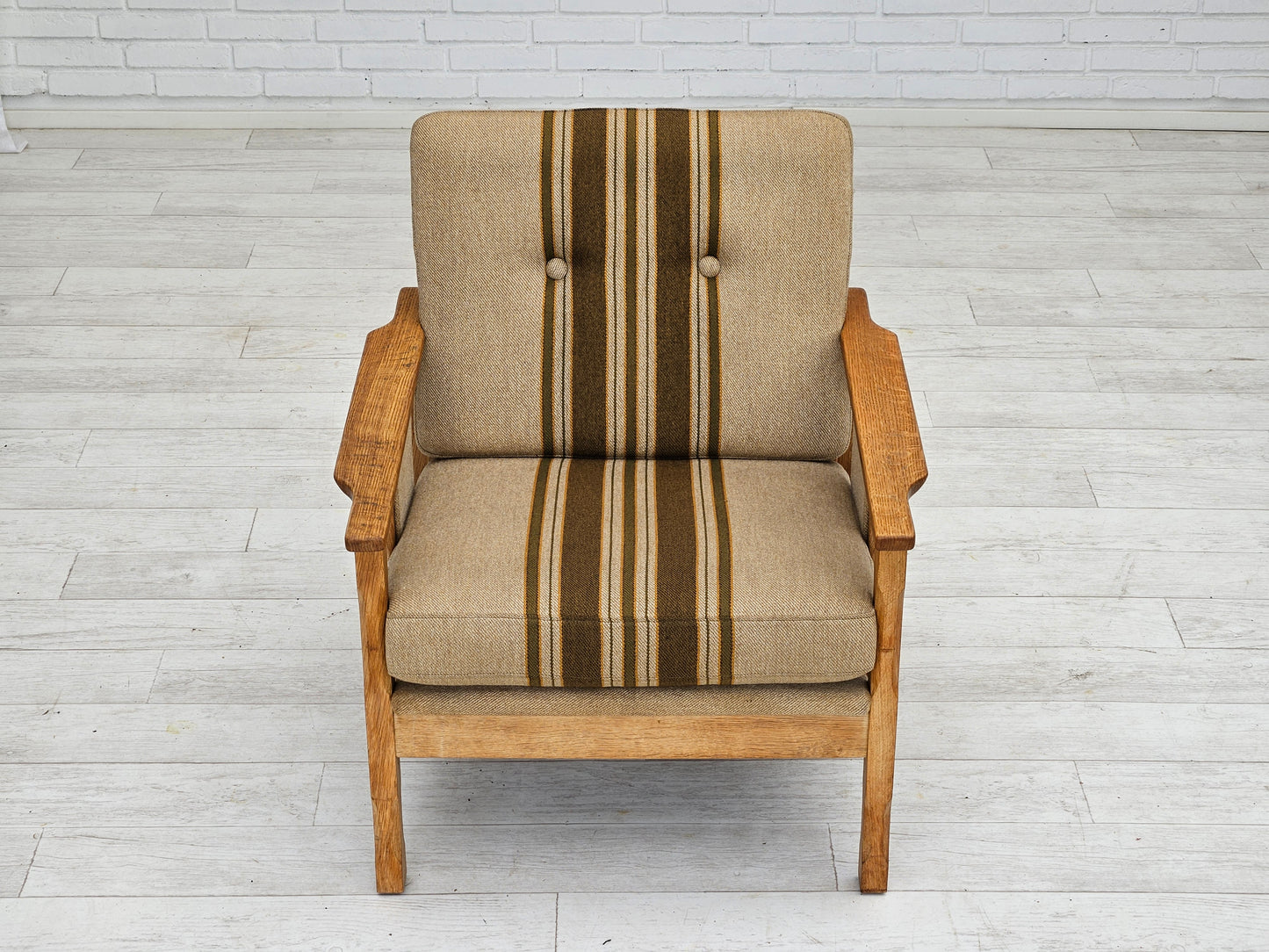 1970s, pair of Danish lounge chairs, original very good condition, wool, oak.