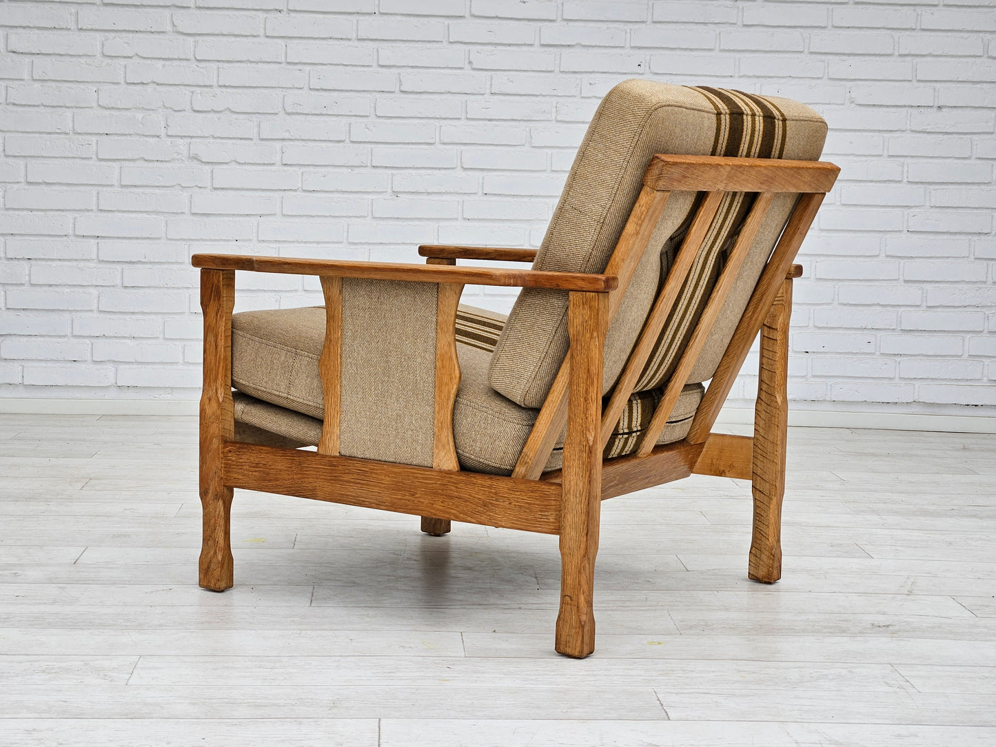 1970s, pair of Danish lounge chairs, original very good condition, wool, oak.