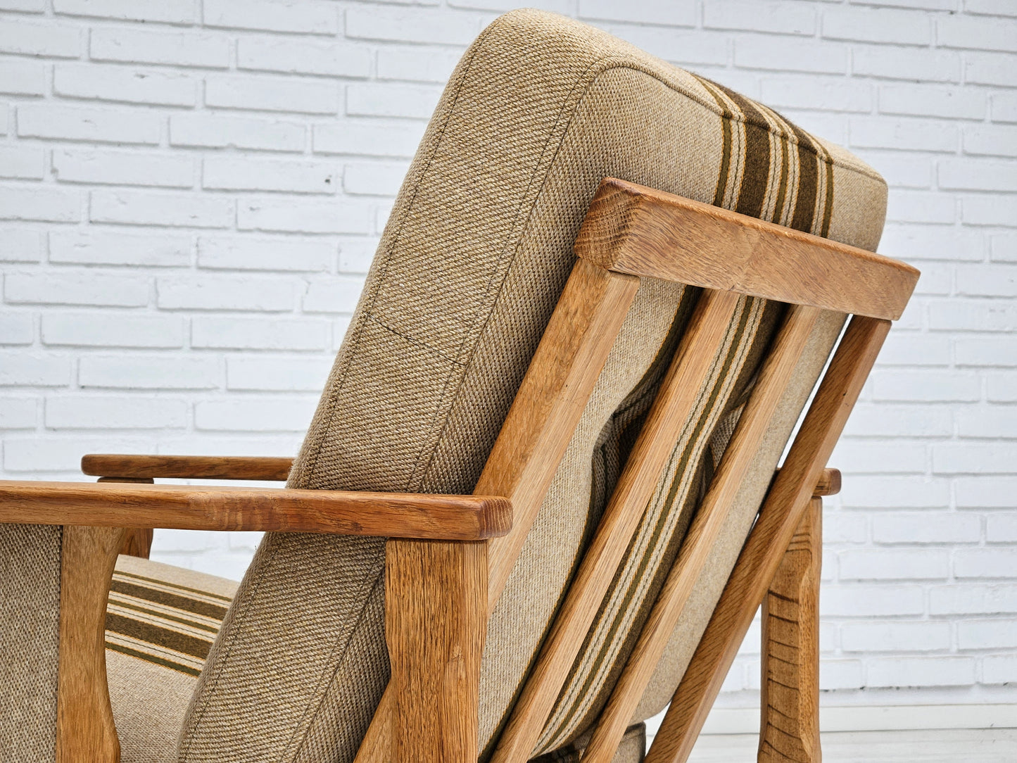 1970s, pair of Danish lounge chairs, original very good condition, wool, oak.