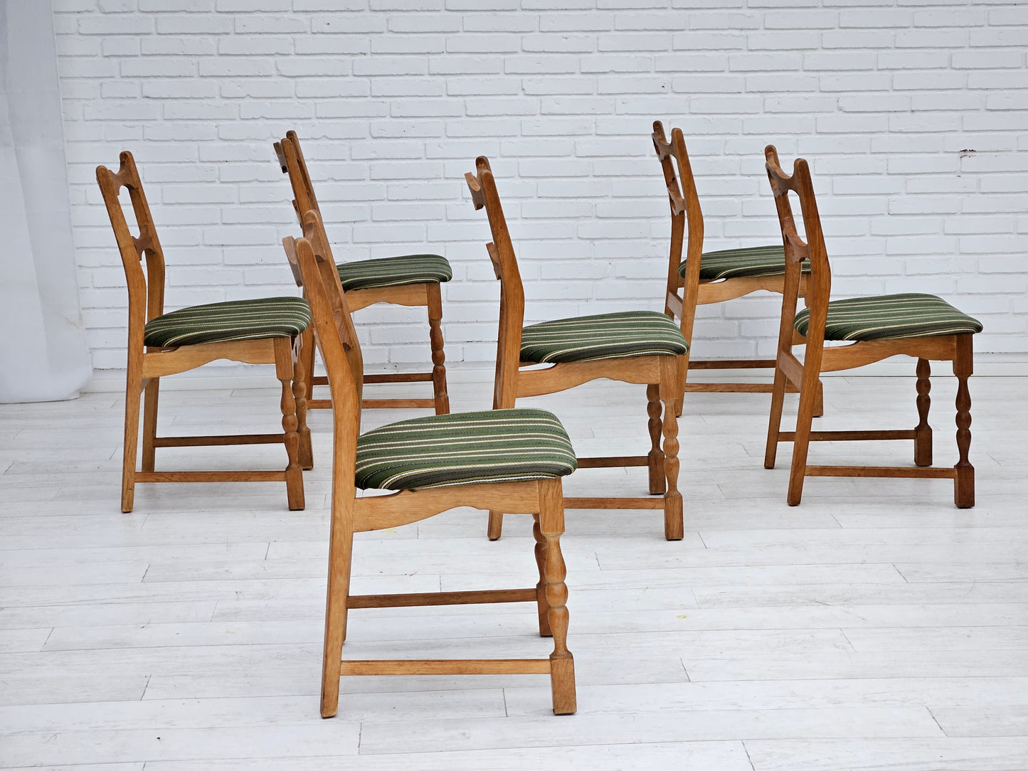 1970s, set of 6 Danish dinning chairs, original very good condition, oak wood.