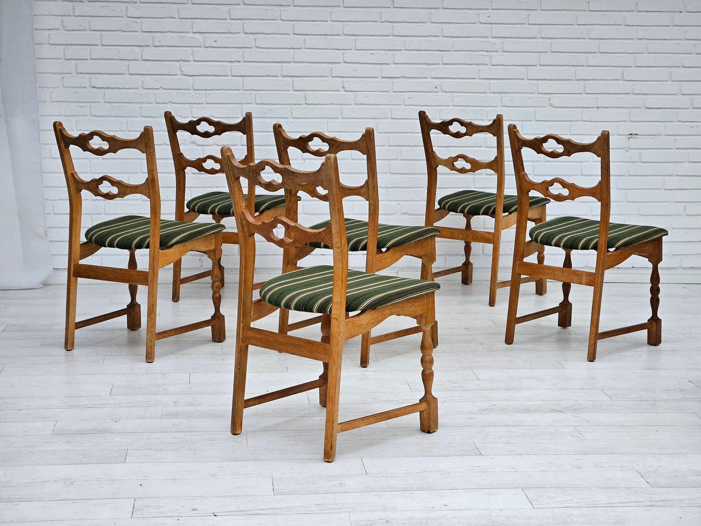 1970s, set of 6 Danish dinning chairs, original very good condition, oak wood.