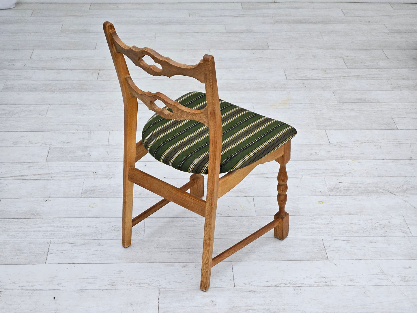 1970s, set of 6 Danish dinning chairs, original very good condition, oak wood.