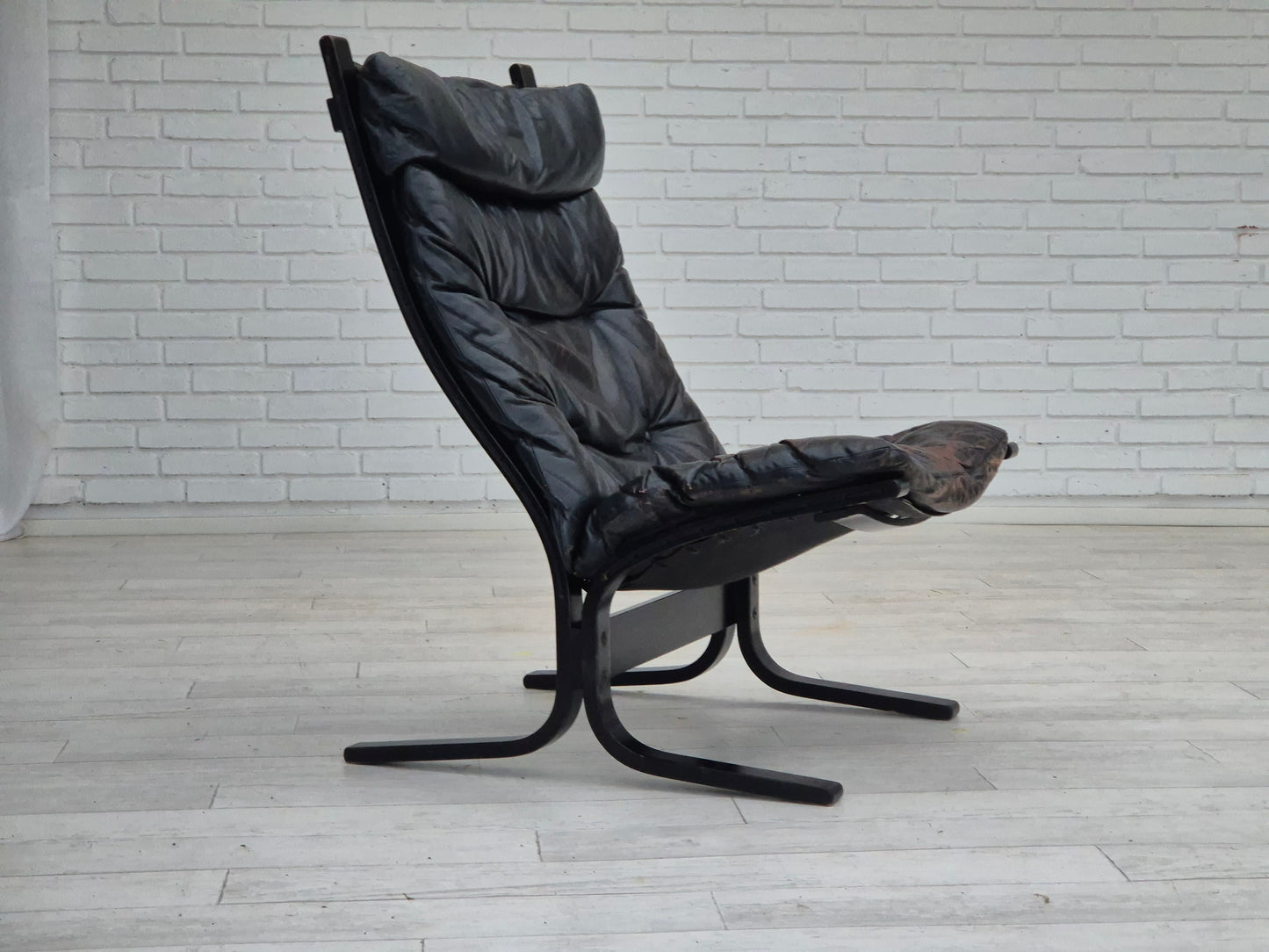 1970’s, Norwegian design, "Siesta" lounge chair by Ingmar Relling, black leather, bentwood.