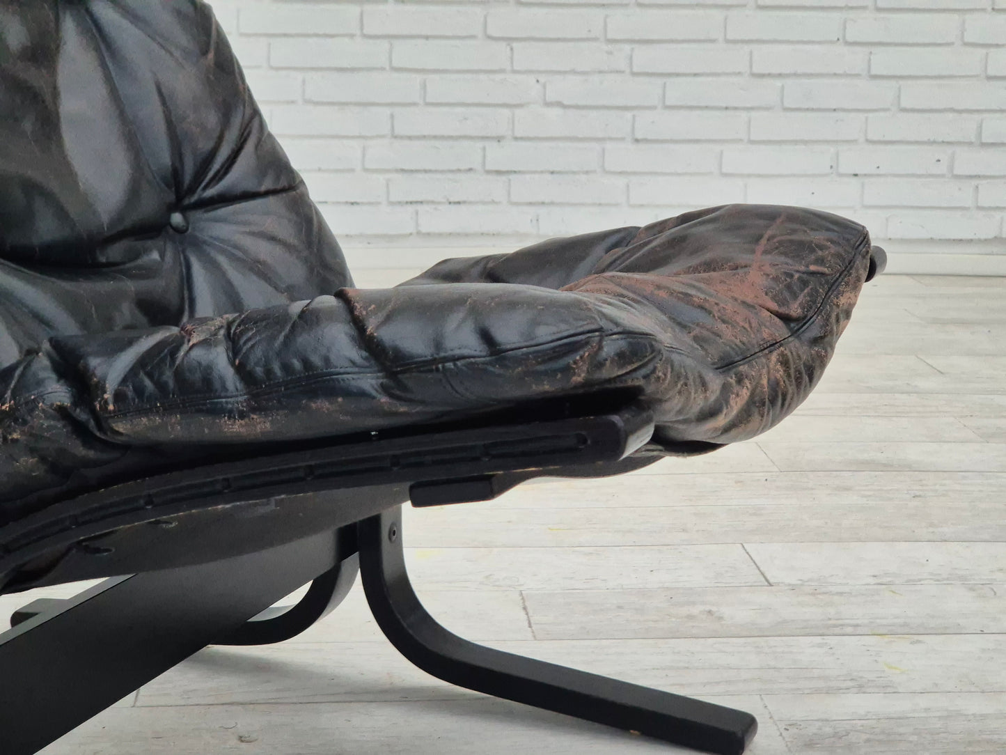 1970’s, Norwegian design, "Siesta" lounge chair by Ingmar Relling, black leather, bentwood.