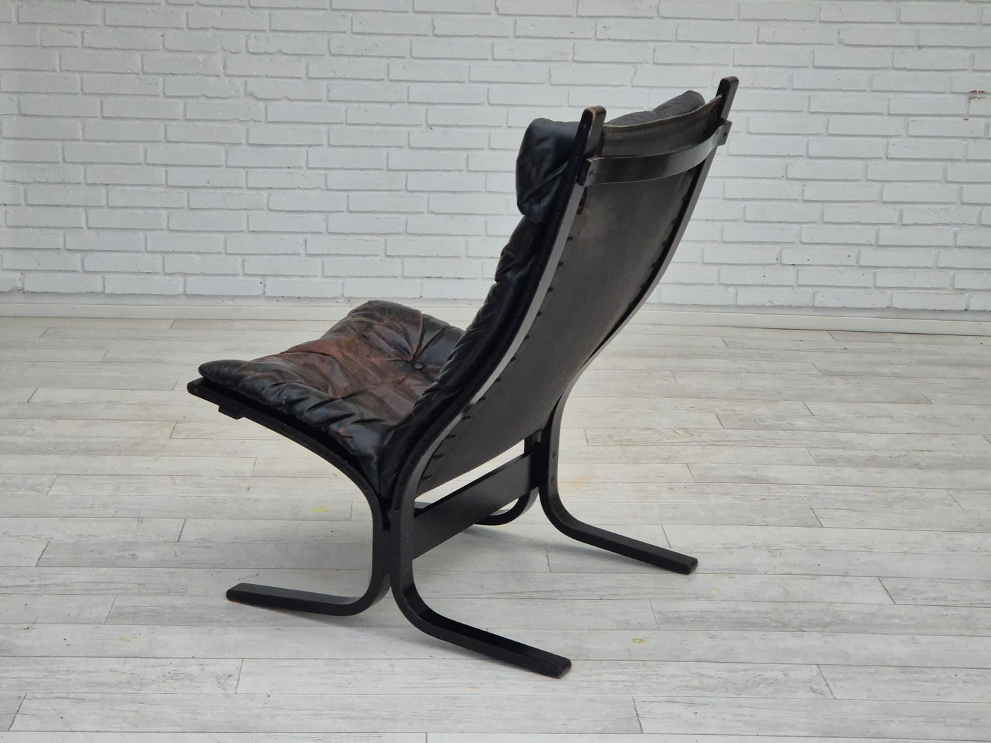 1970’s, Norwegian design, "Siesta" lounge chair by Ingmar Relling, black leather, bentwood.