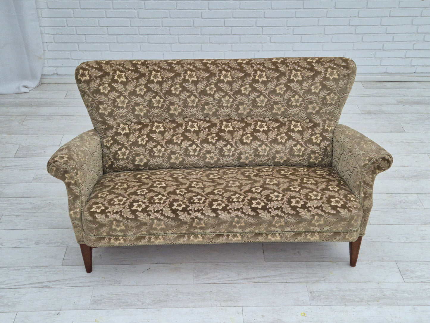 1960s, Danish 2 seater sofa by Fritz Hansen, very good condition, velour.