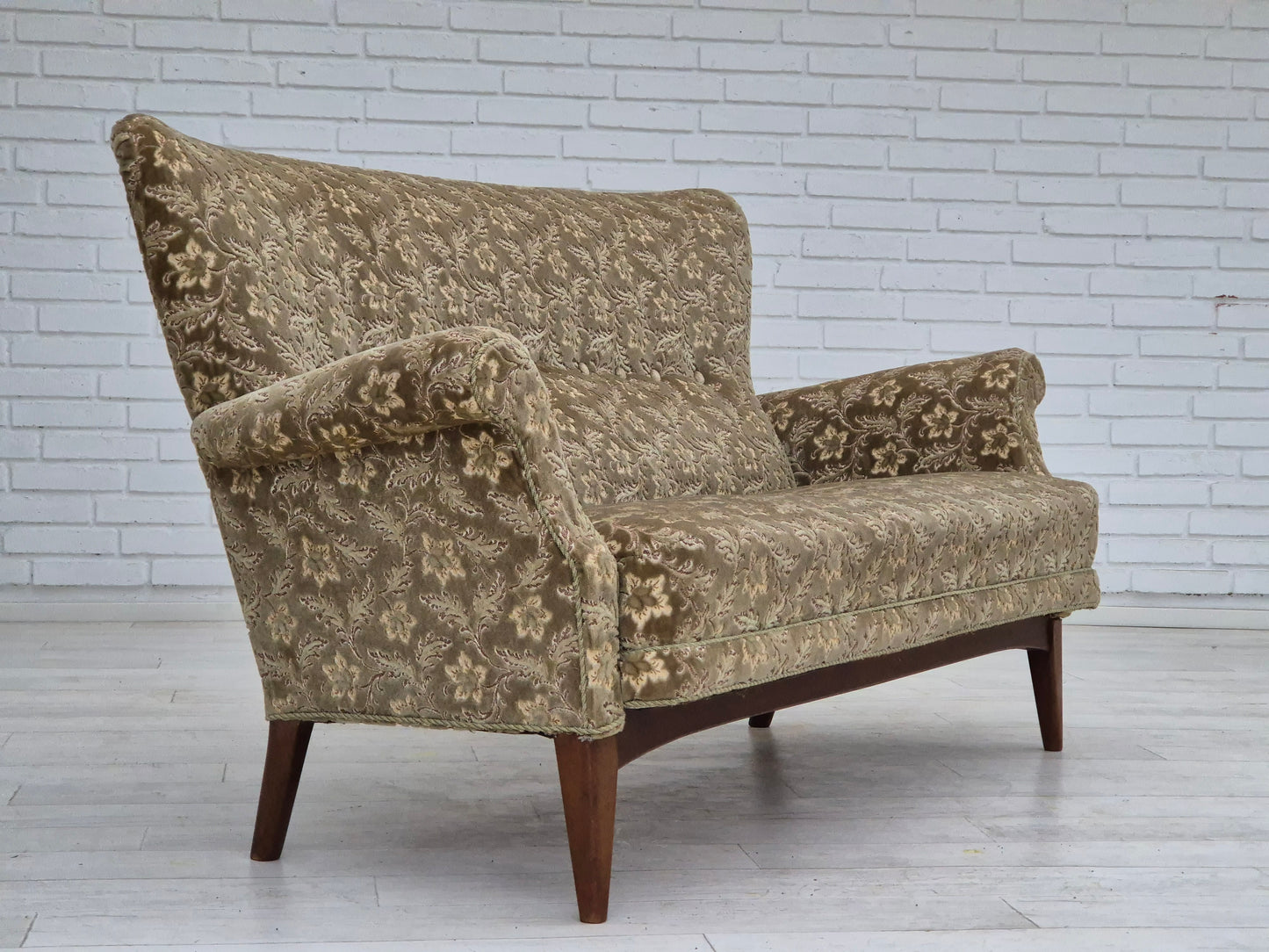 1960s, Danish 2 seater sofa by Fritz Hansen, very good condition, velour.