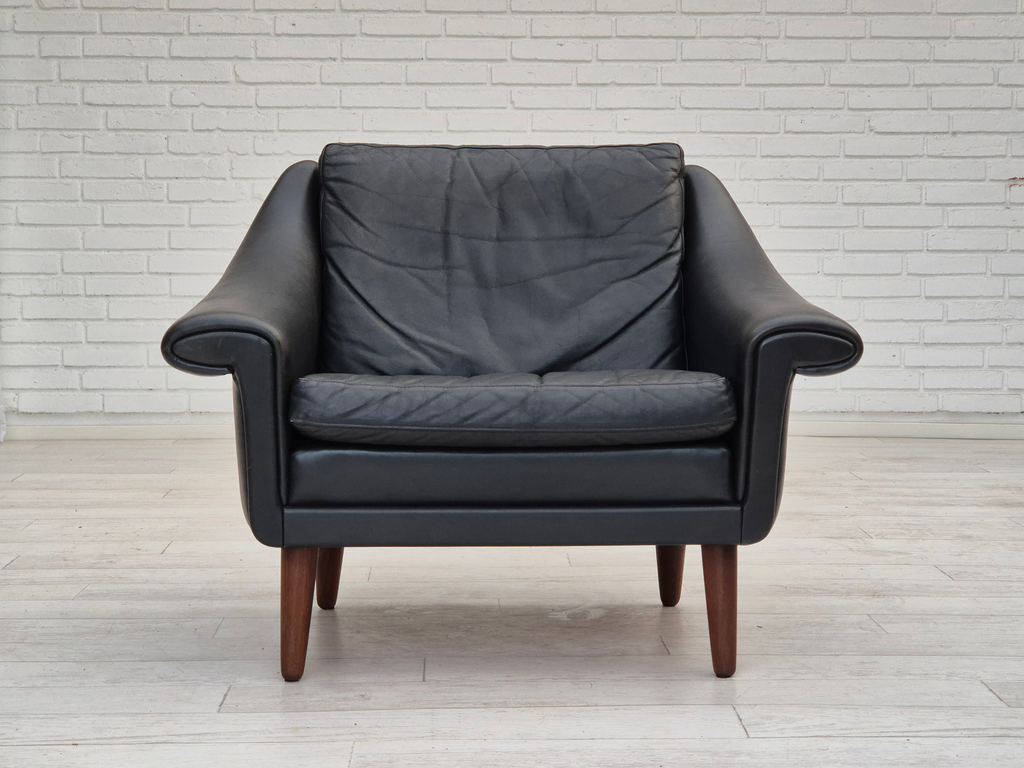 1960s, Danish design by Aage Christiansen for Erhardsen & Andersen, lounge chair model "Matador", original condition.