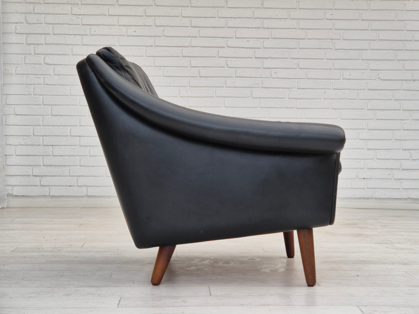 1960s, Danish design by Aage Christiansen for Erhardsen & Andersen, lounge chair model "Matador", original condition.