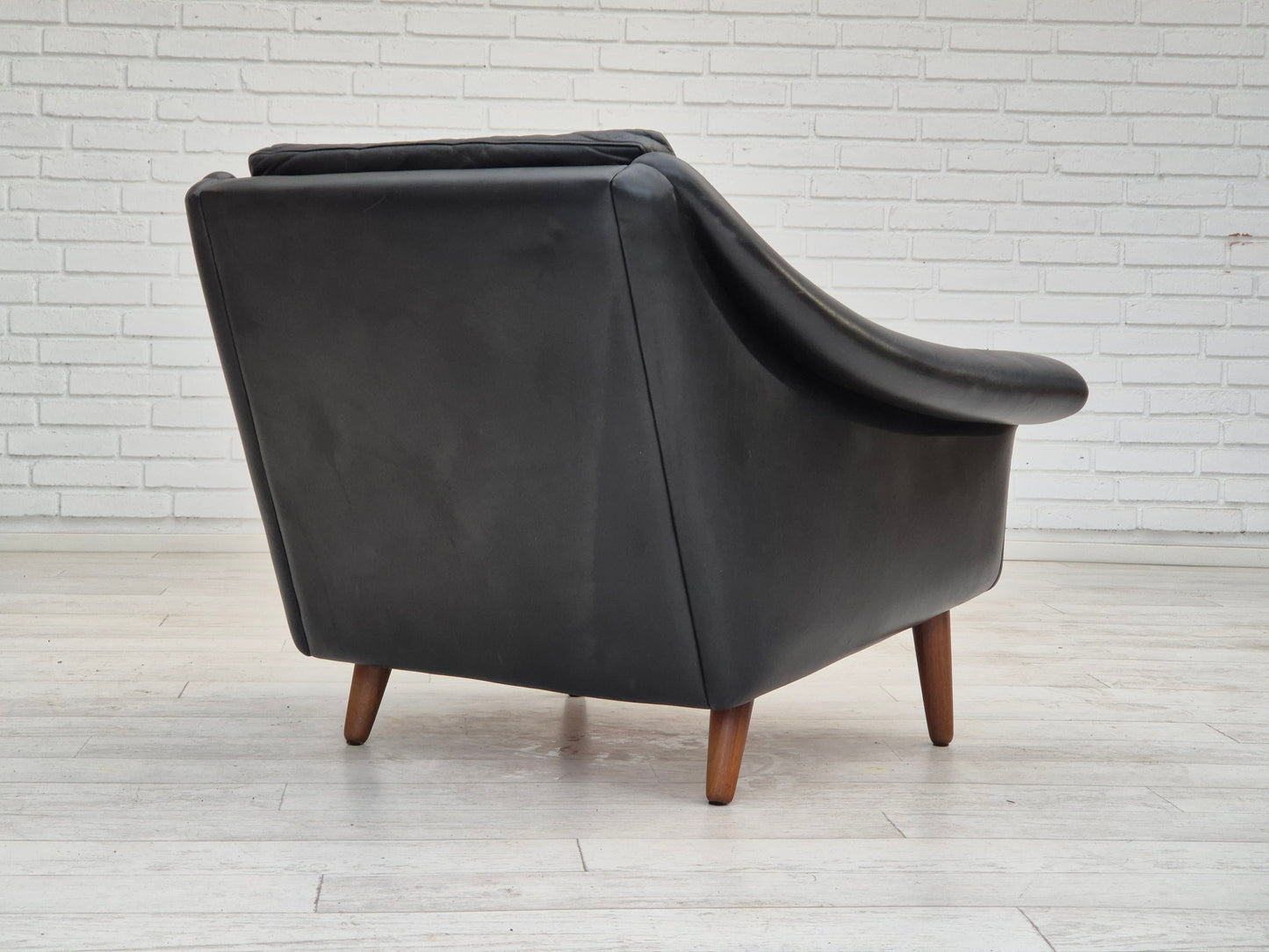 1960s, Danish design by Aage Christiansen for Erhardsen & Andersen, lounge chair model "Matador", original condition.