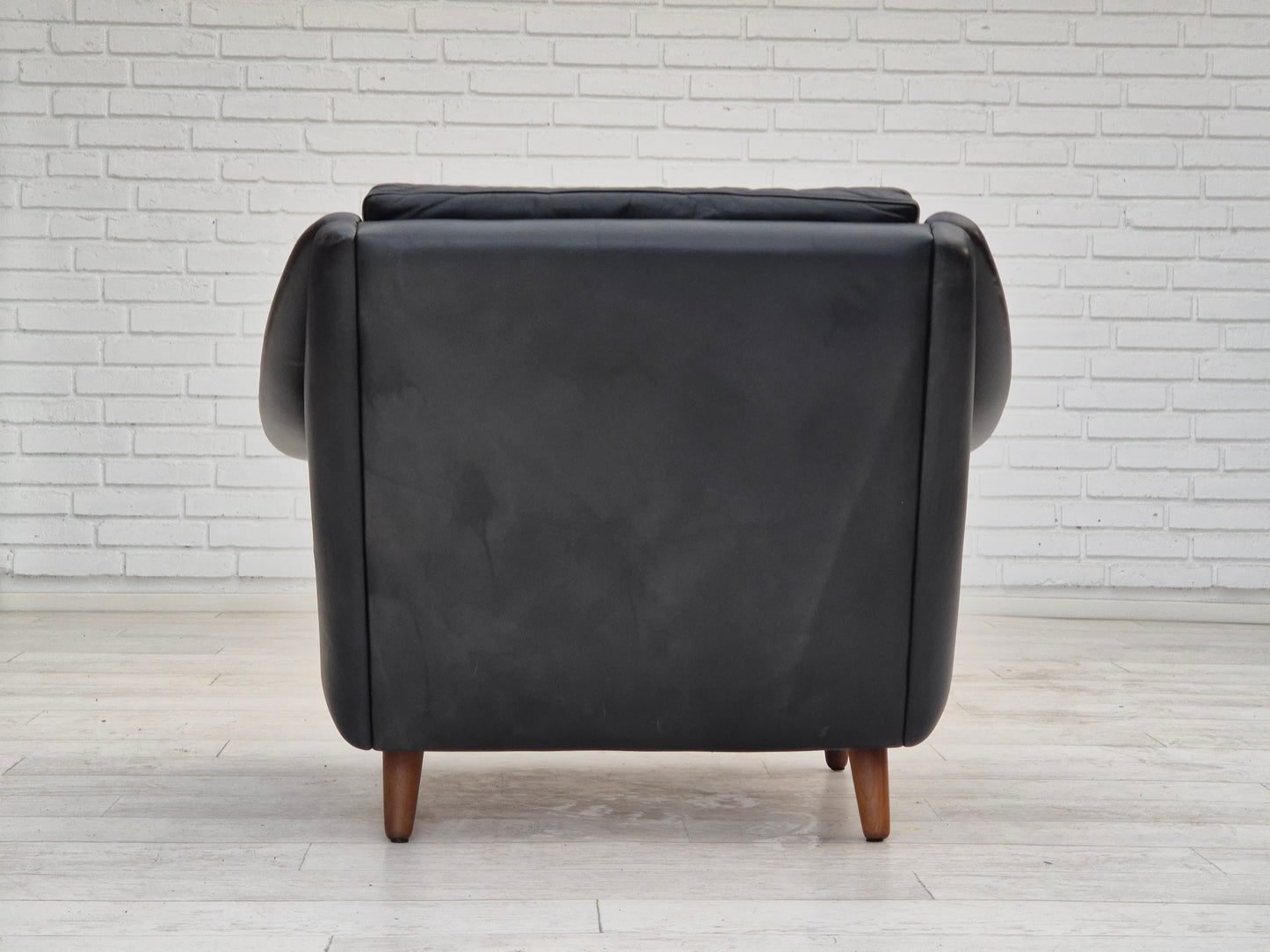 1960s, Danish design by Aage Christiansen for Erhardsen & Andersen, lounge chair model "Matador", original condition.