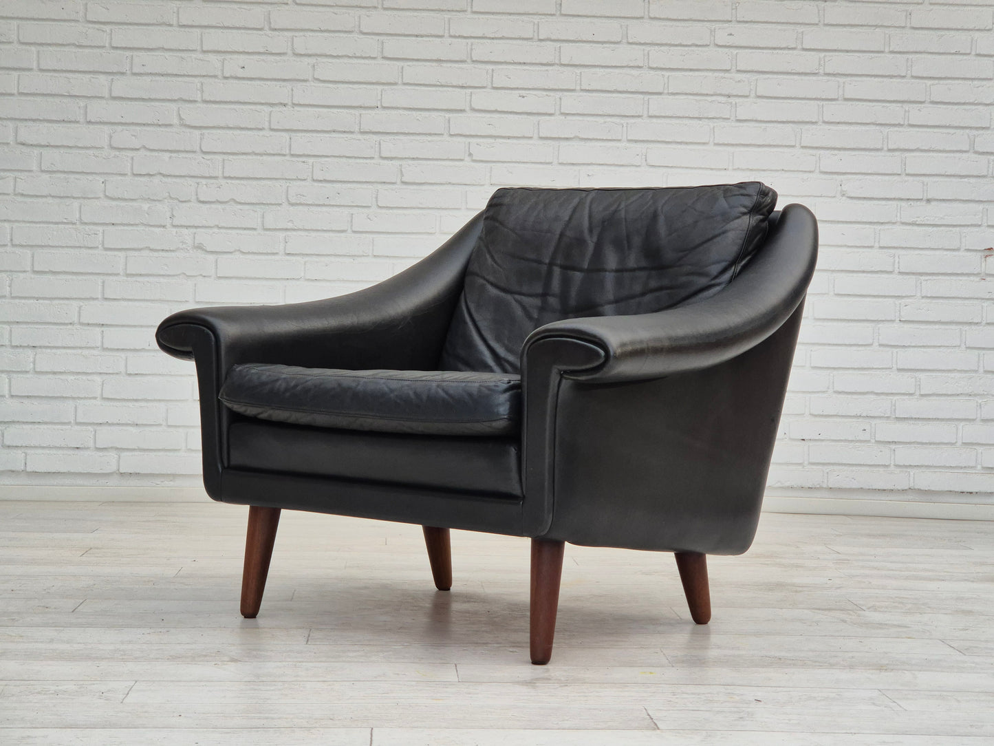 1960s, Danish design by Aage Christiansen for Erhardsen & Andersen, lounge chair model "Matador", original condition.