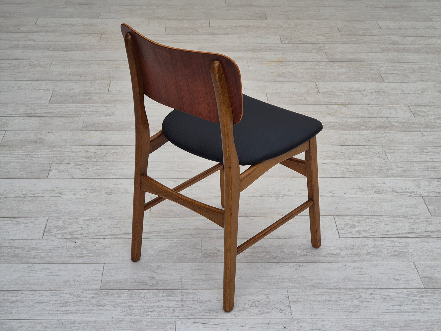 1960s, Danish design by Ib Kofod Larsen for Boltinge Stolefabrik, set of 6 reupholstered dining chairs.