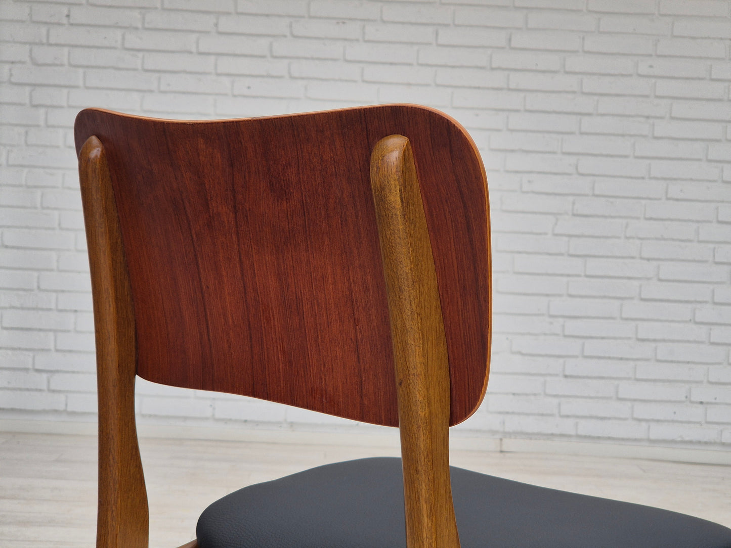 1960s, Danish design by Ib Kofod Larsen for Boltinge Stolefabrik, set of 6 reupholstered dining chairs.