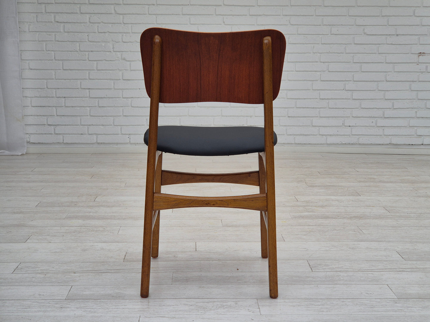 1960s, Danish design by Ib Kofod Larsen for Boltinge Stolefabrik, set of 6 reupholstered dining chairs.