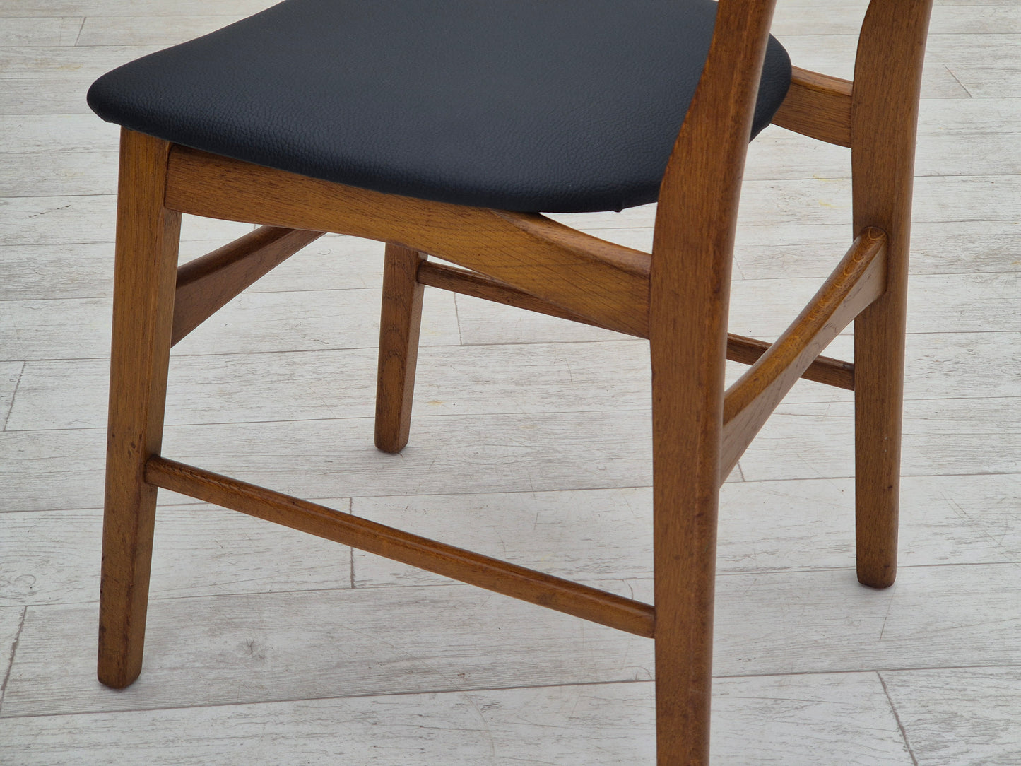 1960s, Danish design by Ib Kofod Larsen for Boltinge Stolefabrik, set of 6 reupholstered dining chairs.