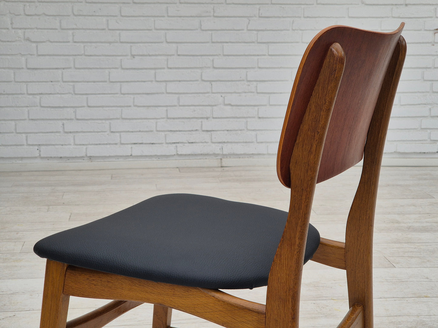 1960s, Danish design by Ib Kofod Larsen for Boltinge Stolefabrik, set of 6 reupholstered dining chairs.