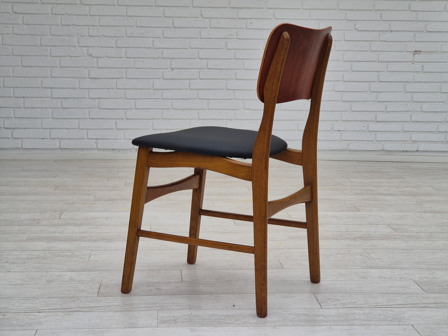 1960s, Danish design by Ib Kofod Larsen for Boltinge Stolefabrik, set of 6 reupholstered dining chairs.