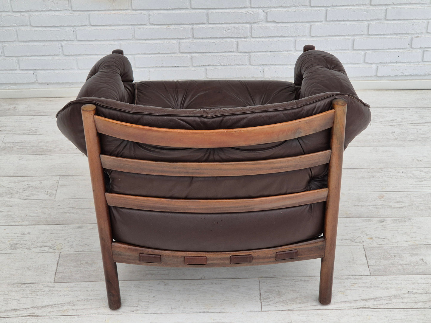 1970s, Scandinavian design by Arne Norell, lounge chair, original condition, leather, beech wood.