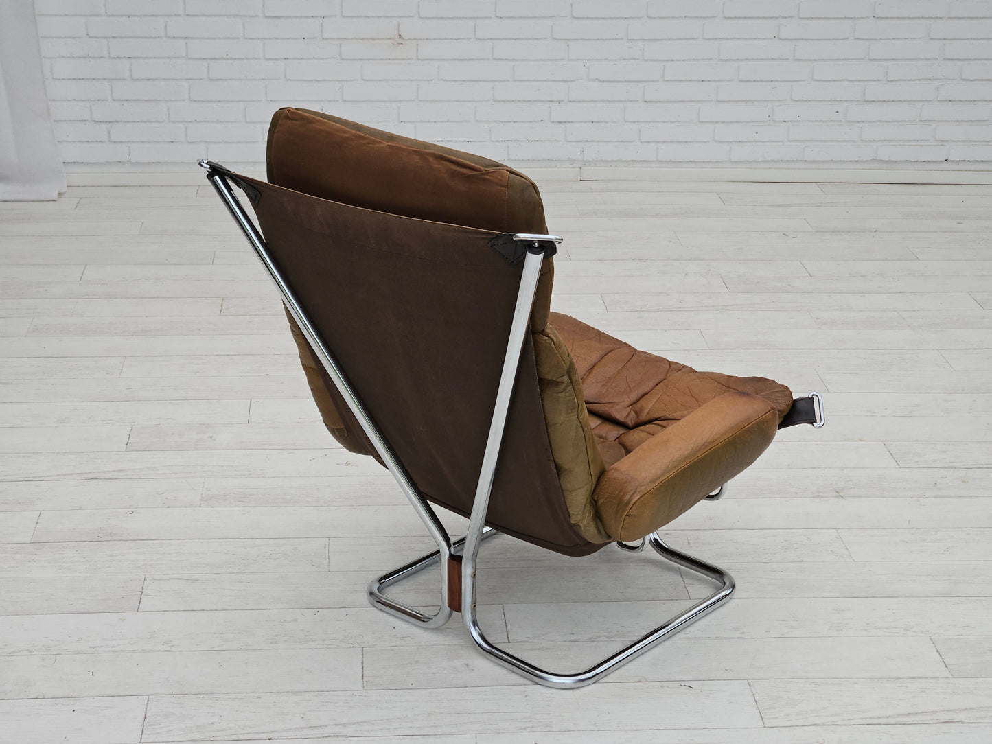 1970s, Norwegian design by Harald Relling, original condition, leather, chrome steel, teak wood, canvas.