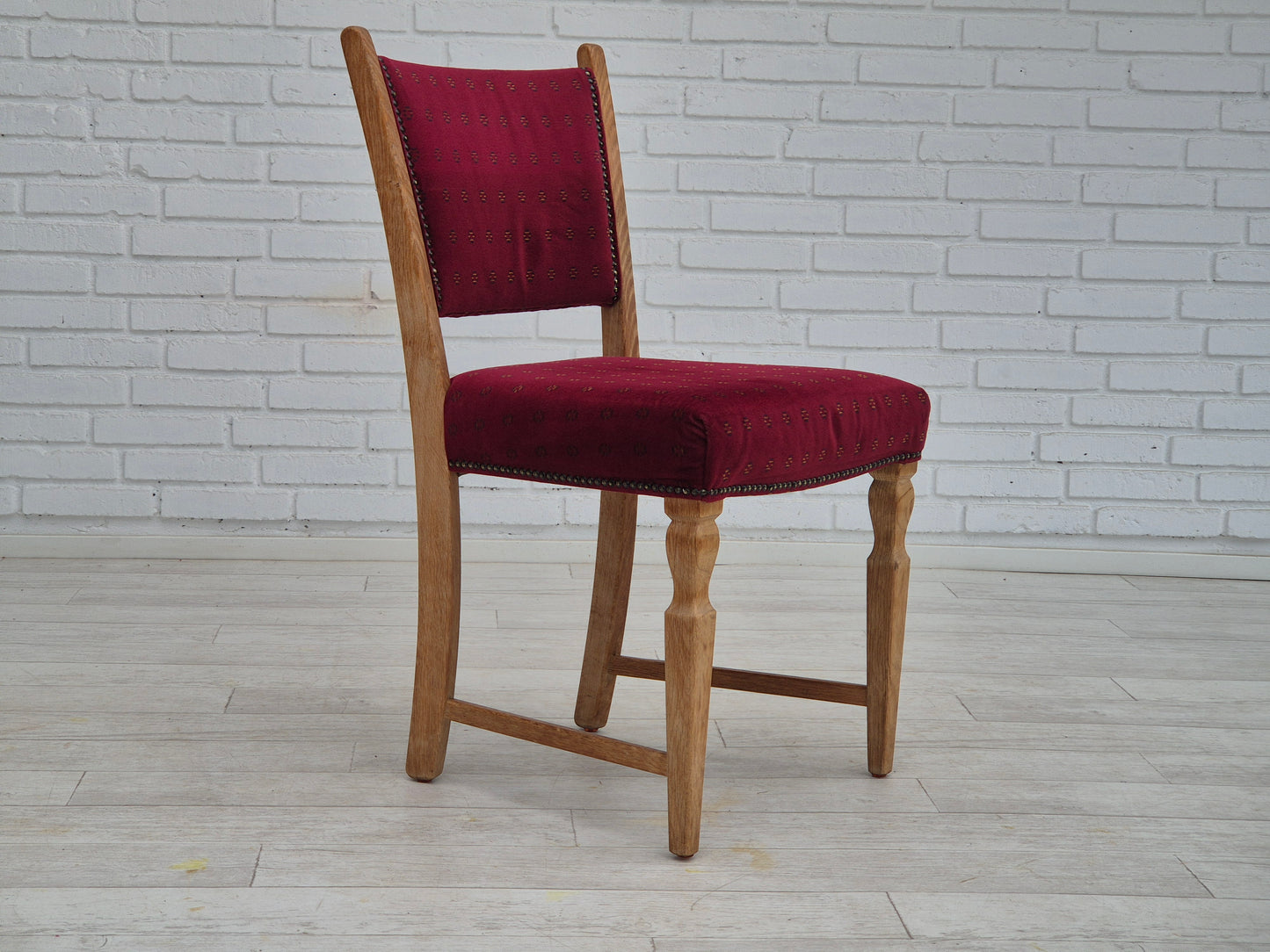 1970s, set of 6 Danish dinning chairs, very good condition, oak wood.