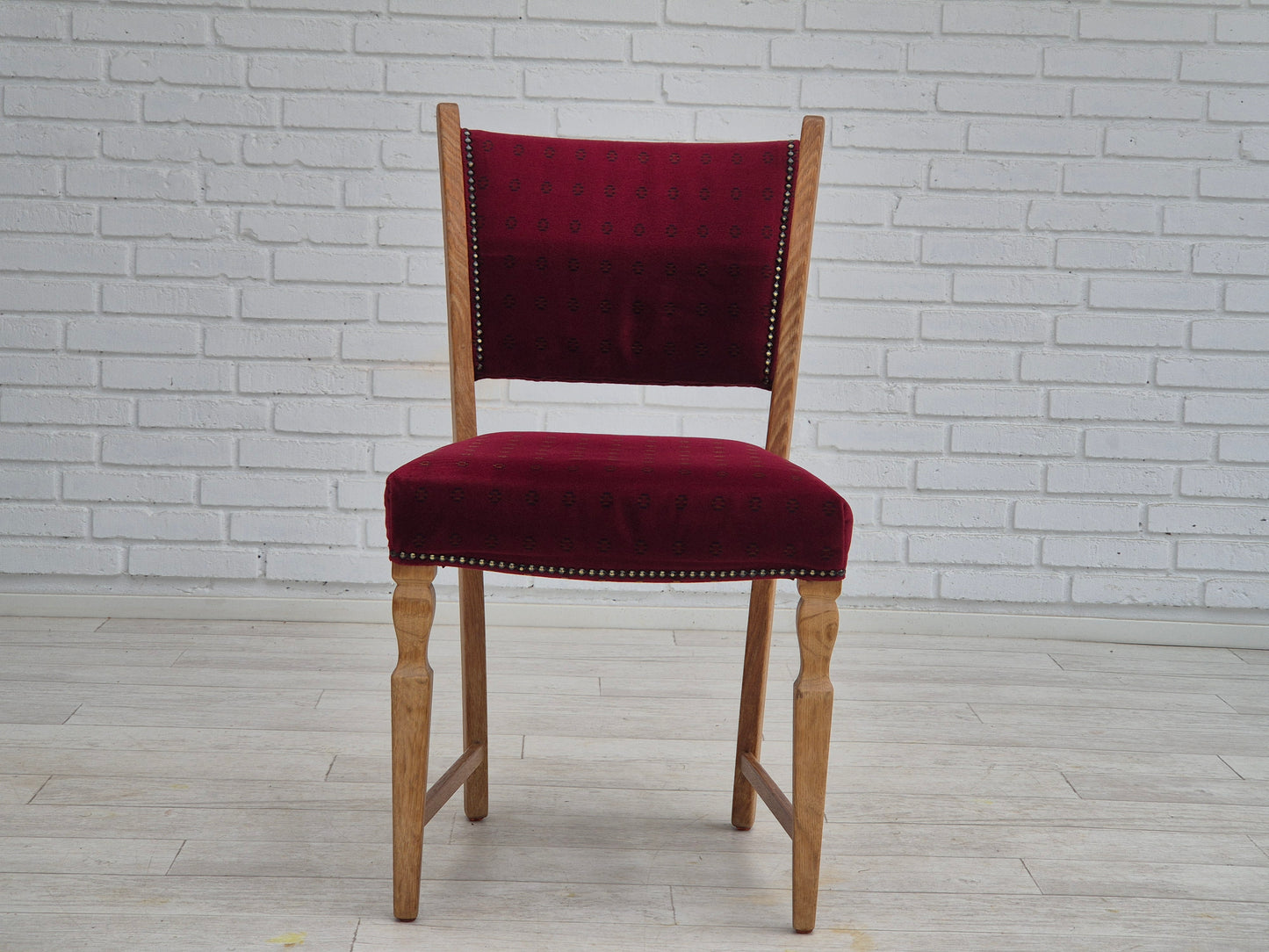 1970s, set of 6 Danish dinning chairs, very good condition, oak wood.