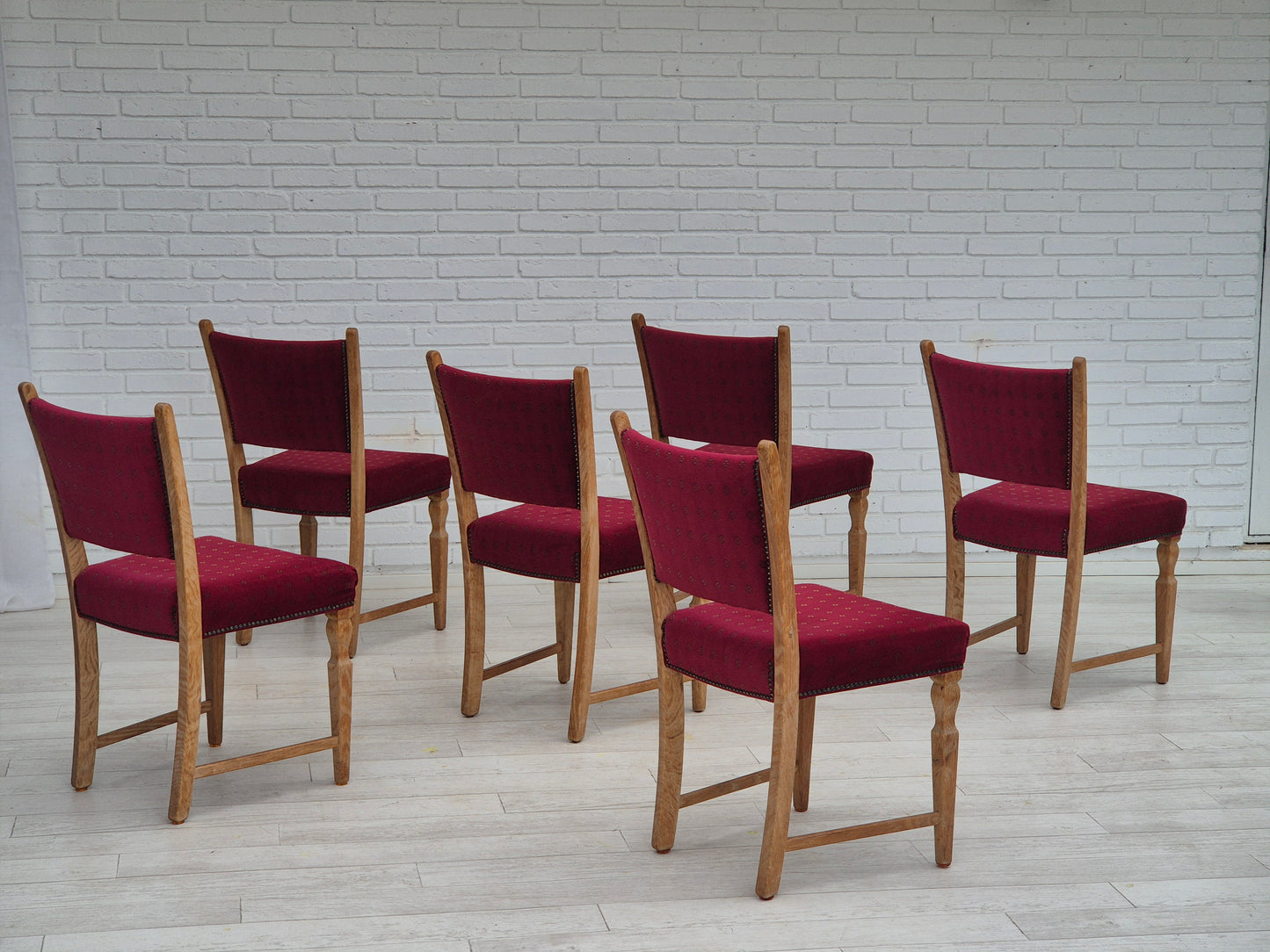 1970s, set of 6 Danish dinning chairs, very good condition, oak wood.