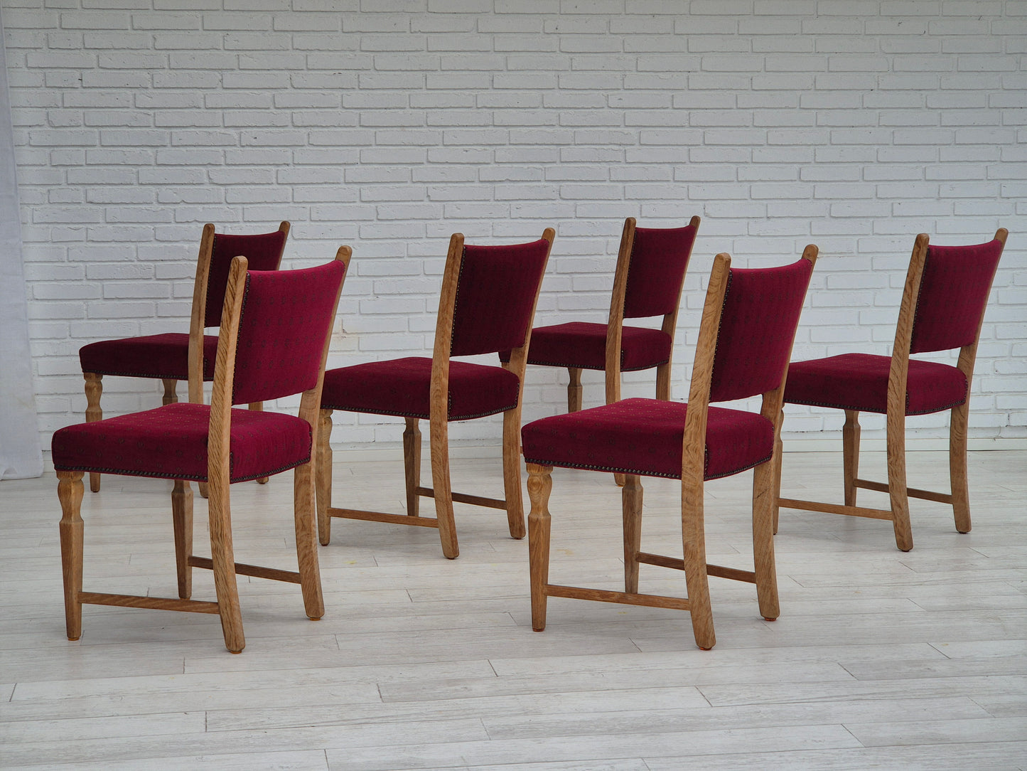 1970s, set of 6 Danish dinning chairs, very good condition, oak wood.